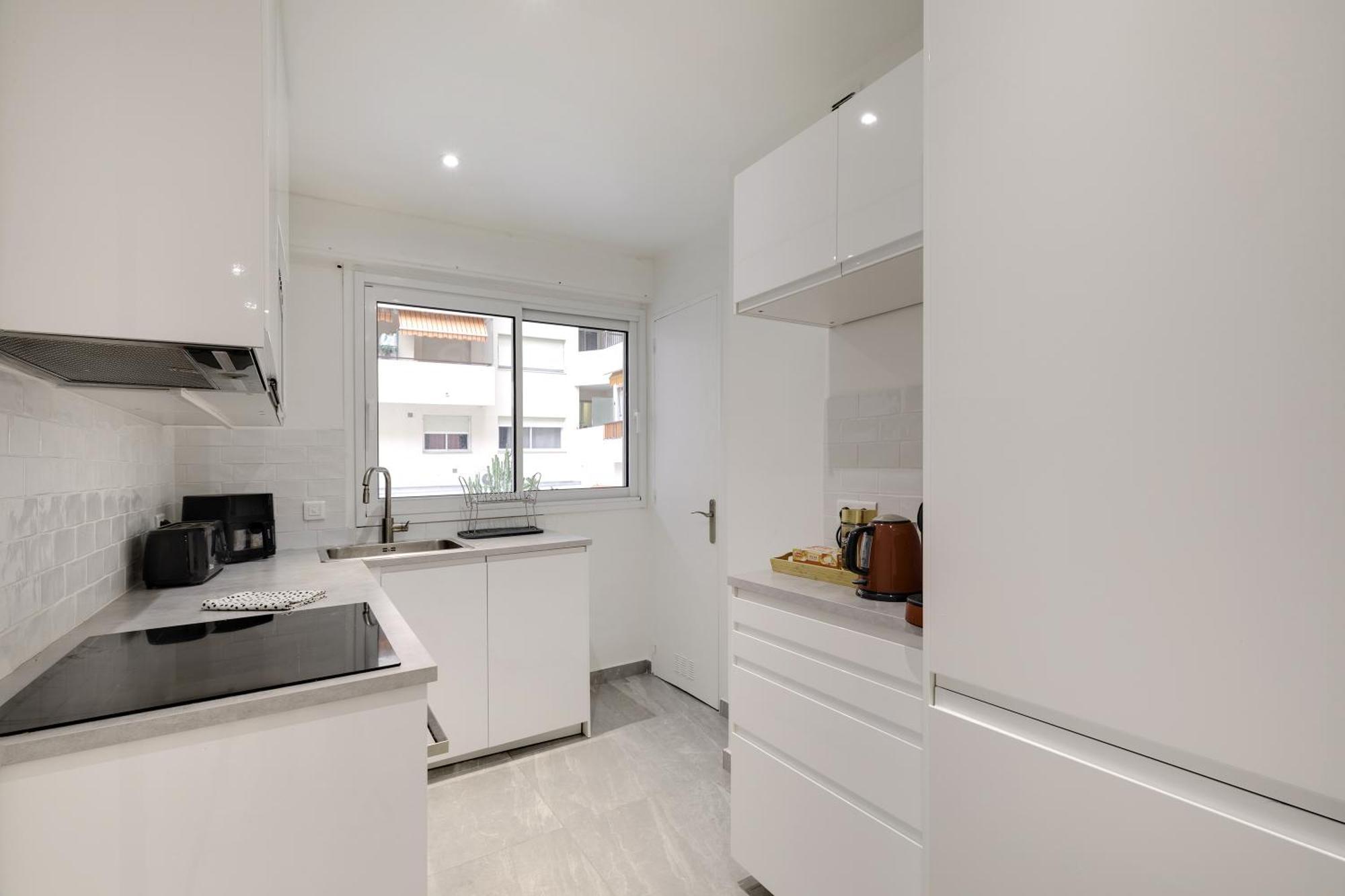 Newly Renovated Charming Downtown Apartment Antibes Eksteriør billede