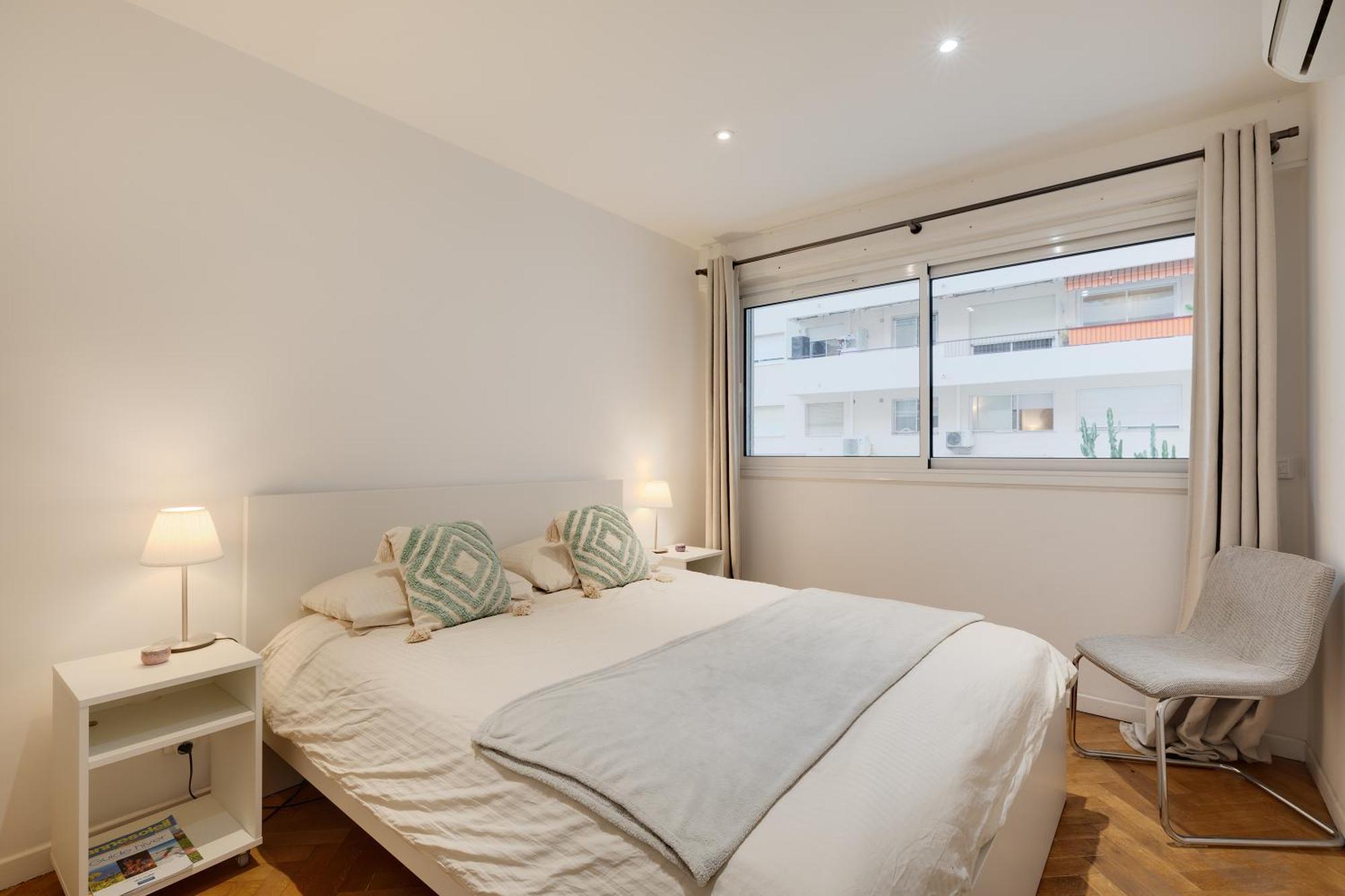 Newly Renovated Charming Downtown Apartment Antibes Eksteriør billede